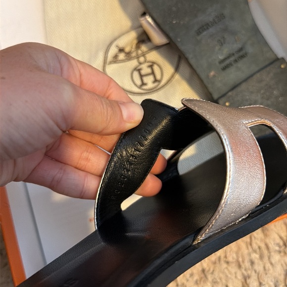 Hermes Oran Rose Gold Sandals - Picture 4 of 7